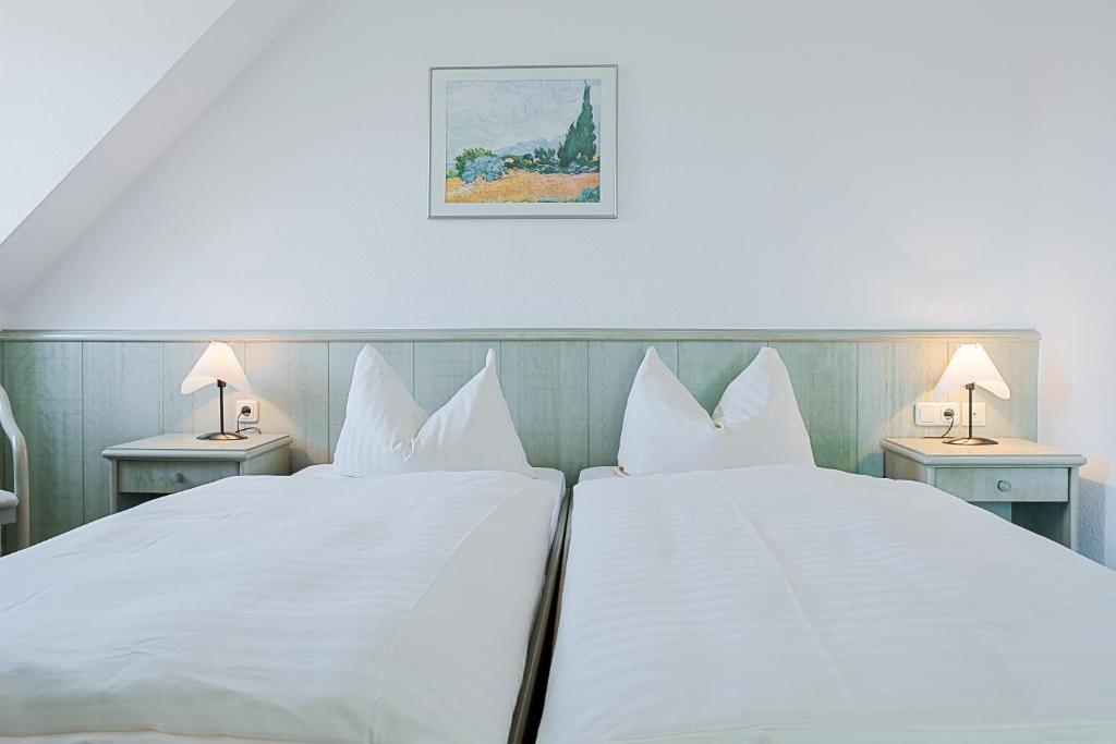 Der Insulaner - Hotel & Restaurant Malchow  Bilik gambar